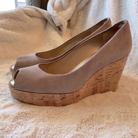 Stuart Weitzman Anna Wedges size 9M. - Picture 4 of 8